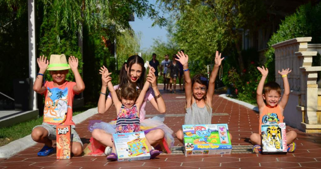 Studiu: Copii prefera jocurile creative in vacanta