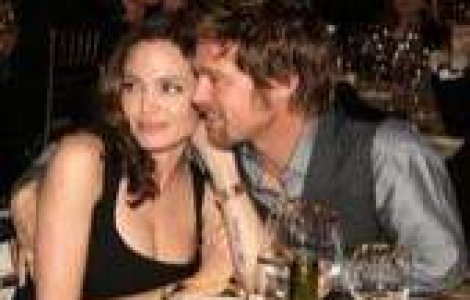 Angelina Jolie vrea sa ramana insarcinata