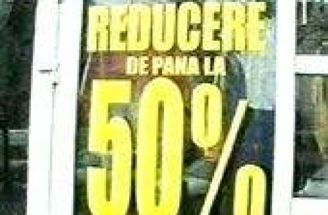 De unde isi cumpara vedetele haine ieftine