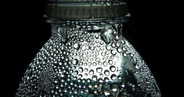  Top  Motive pentru care nu ar trebui sa mai cumperi apa imbuteliata