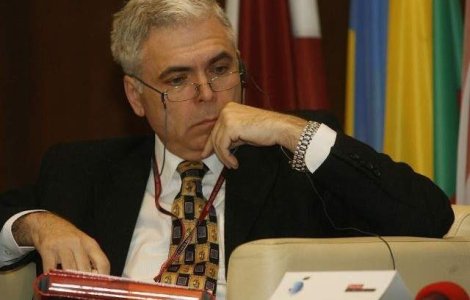 Sechestrul pus pe bunurile lui Adrian Severin a fost REDUS