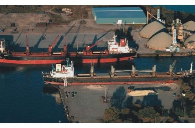 Zona Zimnicea: Saizeci si sase de nave, stationate din cauza nivelului scazut al Dunarii