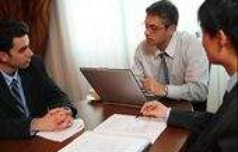 Protest transmis pe YouTube: 'Sunt angajatii romani mai buni decat cei germani?!'