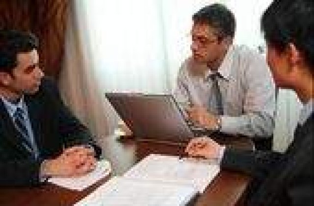 Protest transmis pe YouTube: 'Sunt angajatii romani mai buni decat cei germani?!'