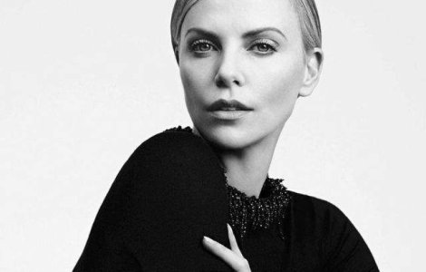 Actrita Charlize Theron a adoptat o fetita