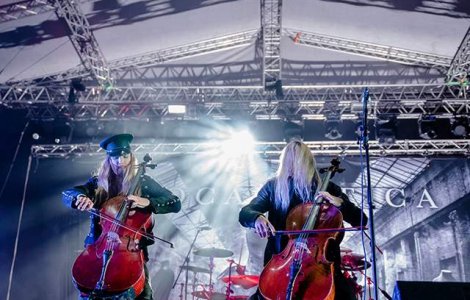  Top  ARTmania Festival Sibiu: 10 Ani de ARTmania, in fotografii incendiare