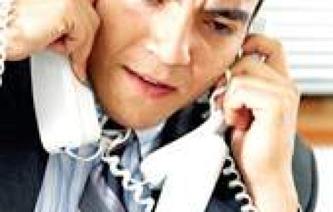 Doar doi romani din zece mai sunt abonati la telefonie fixa