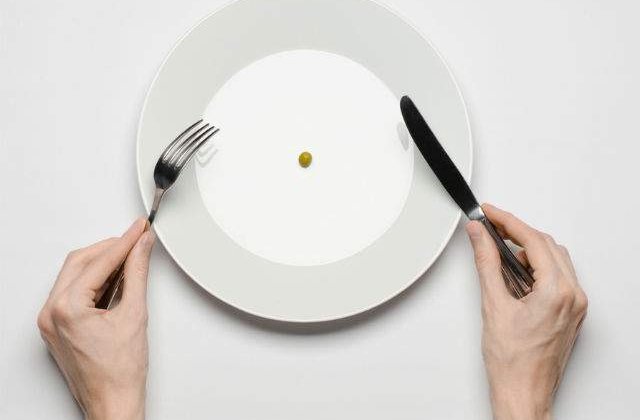 [VIDEO] Ce se intampla in corpul tau daca incetezi sa mananci