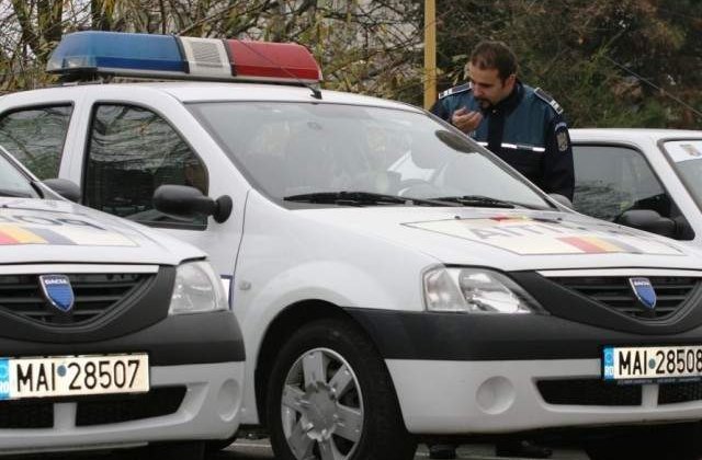 Politistii retinuti pentru violul unei fete de 15 ani au fost trecuti in rezerva