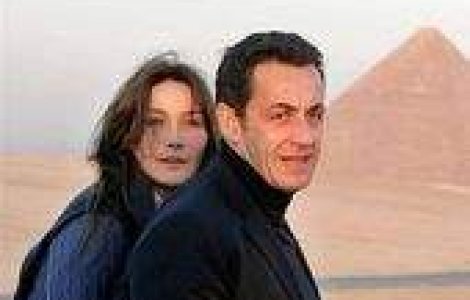 Un miner roman, bijutier al Carlei Bruni