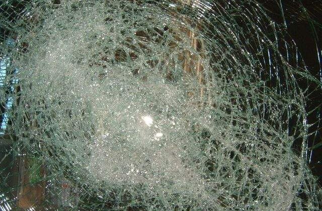 Accident pe DN 69: Un sofer a murit decapitat dupa ce a intrat cu masina intr-un TIR