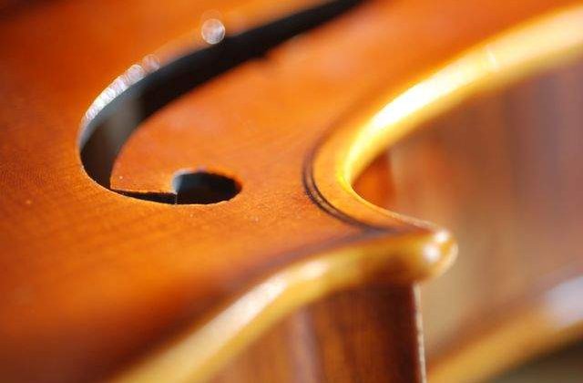 O vioara Stradivarius, descoperita la 35 de ani dupa ce a fost furata