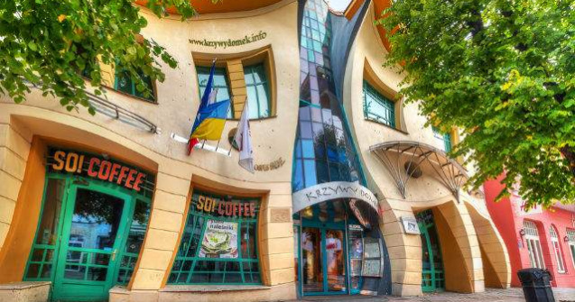  Top  Ai mai vazut asa ceva? 9 cladiri care sfideaza orice logica