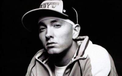 Video  Eminem starneste...