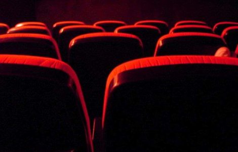  Top  Actori celebri cu un inceput de cariera "infiorator"