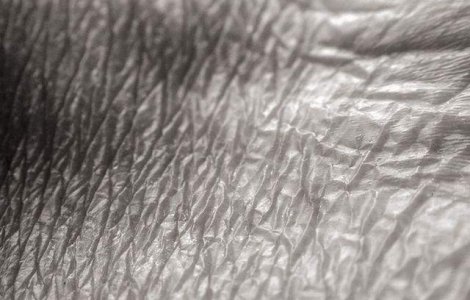 Studiu: O pastila cu extract de rosii stopeaza imbatranirea pielii cauzata de razele solare