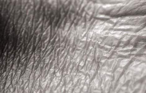 Studiu: O pastila cu extract de rosii stopeaza imbatranirea pielii cauzata de razele solare