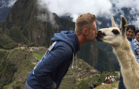  Foto  A renuntat la job si acum face un milion de dolari calatorind