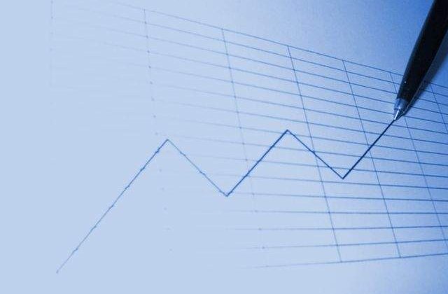 Sondaj: Asteptarile analistilor privind economia Romaniei s-au imbunatatit puternic in august