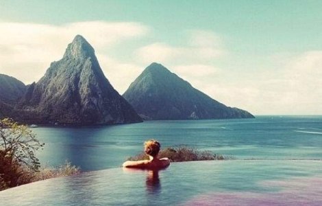  Top  Raiul s-a mutat intr-un hotel - TOP 8 cele mai spectaculoase piscine din lume