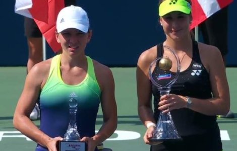 Video  Finala de la Toronto: Belinda Bencic a castigat partida, dupa ABANDONUL Simonei Halep