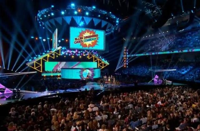 [Video] "Furios si iute 7", premiat cu patru Teen Choice Awards