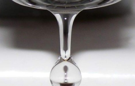 Arad: Din cauza secetei, locuitorii din 29 de sate au apa potabila doar cateva ore pe zi