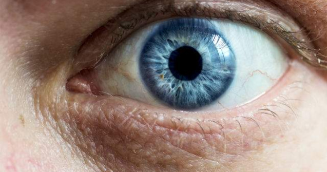 Ce se intampla cand privesti in ochii unei persoane timp de 10 minute