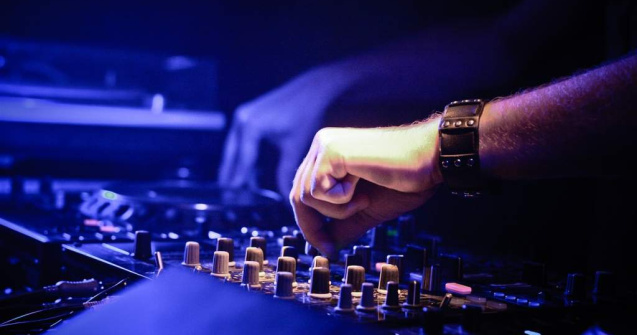 Forbes a desemnat cel mai bine platit DJ din lume. Care este acesta