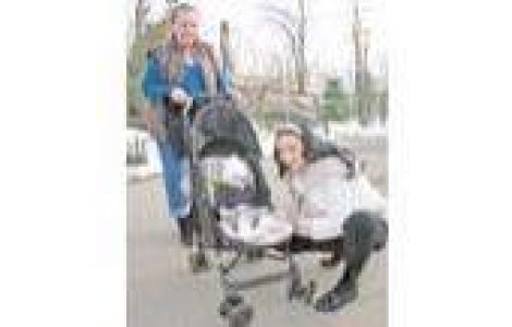 Ea e bona fiicei Rocsanei Marcu!