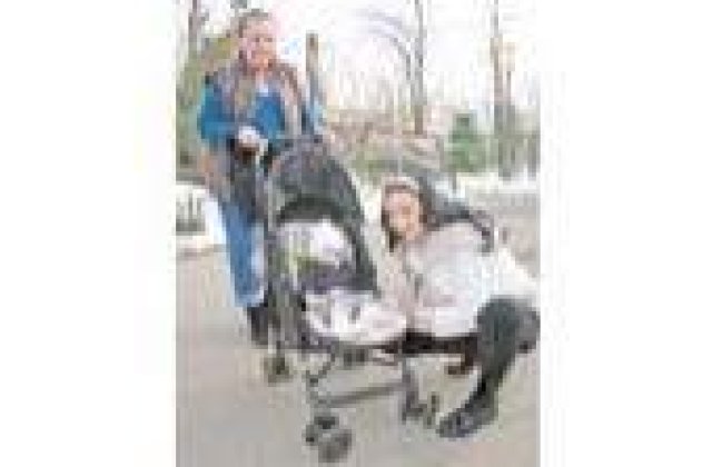 Ea e bona fiicei Rocsanei Marcu!