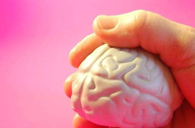 Le consumi zilnic! Cele mai PERICULOASE alimente pentru creier