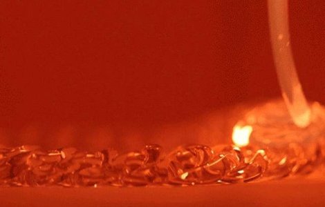  Video  Spectaculos: cum se printeaza 3D cu sticla