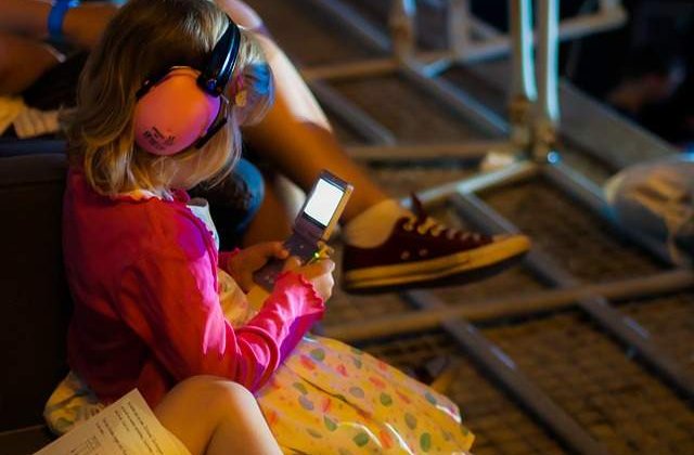 Boala secolului XXI: Efectele dependentei tinerilor de dispozitivele mobile