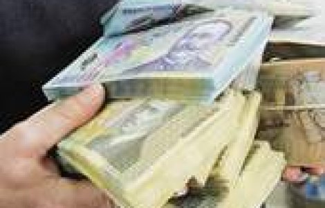 Ratingul Romaniei trece de la 'stabil' la 'negativ'