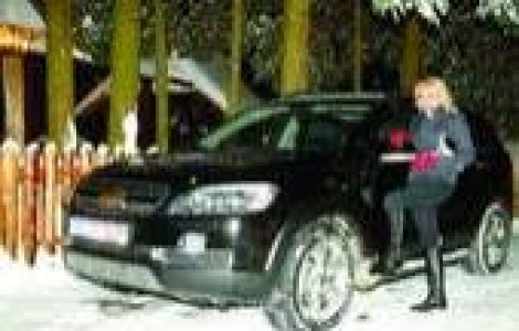 Iulia Vantur si-a busit Jeep-ul nou-nout