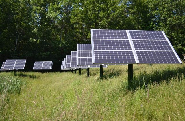 Costul de producere a energiei solare si eoliene, in scadere in ultimii 5 ani