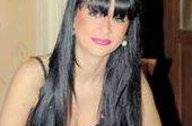 Denisa de la Bambi isi deschide restaurant