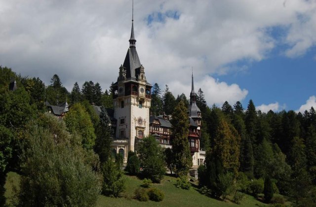 Peste 10.000 de turisti, asteptati la festivalul "Sinaia Forever"