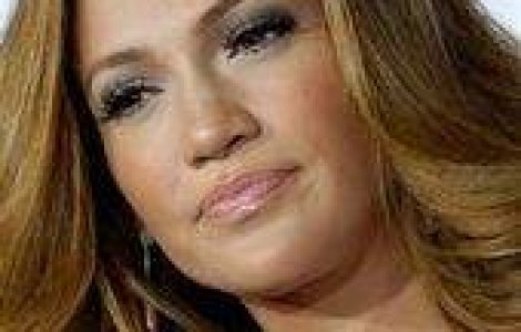 JLo vrea sa deschida 10 magazine in Romania