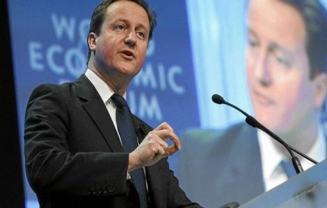 Cameron anunta ca Marea Britanie va primi mii de refugiati sirieni in plus