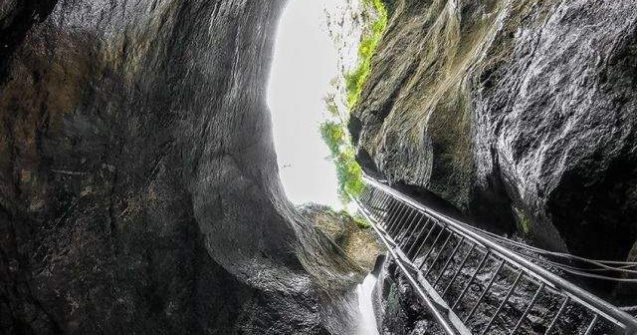  Top  Descopera-ti tara! O experienta uimitoare in mijlocul naturii: Canionul Sapte Scari