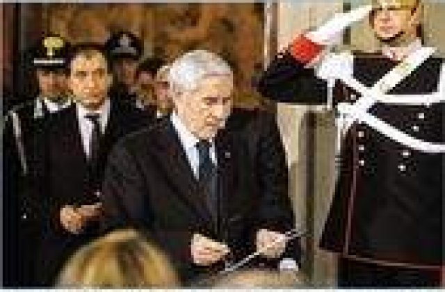 Italia se pregateste de alegeri anticipate