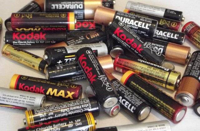 Romanii pot colecta separat la birou si bateriile uzate