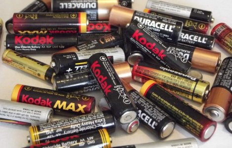 Romanii pot colecta separat la birou si bateriile uzate