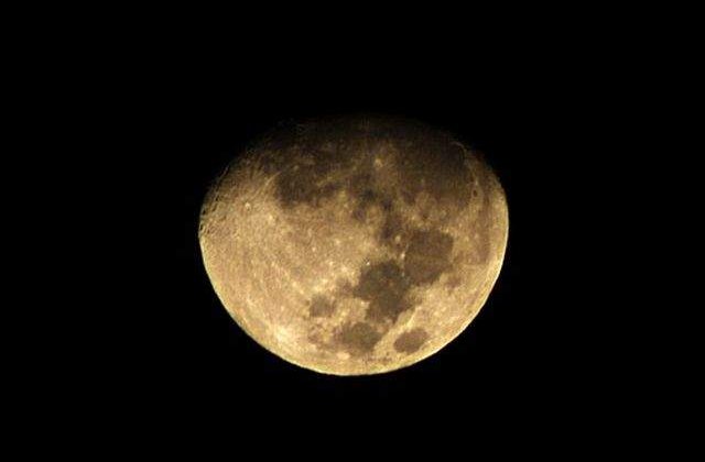 China vrea sa trimita o sonda spatiala pe fata nevazuta a Lunii