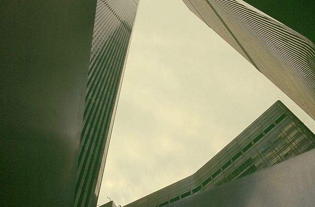 Care sunt mesajele oficialilor romani cu ocazia comemorarii atacurilor de la 11 septembrie