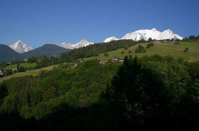 Din cauza schimbarii anului scolar, peste 10.000 de turisti romani risca sa piarda banii de vacanta