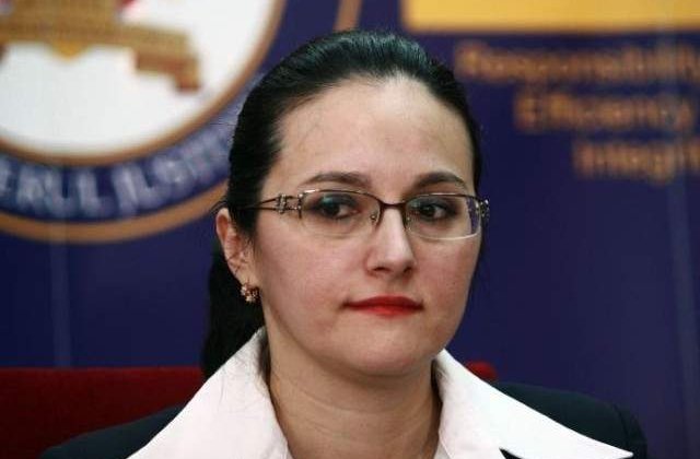 Seban Pop si Alina Bica raman in arest