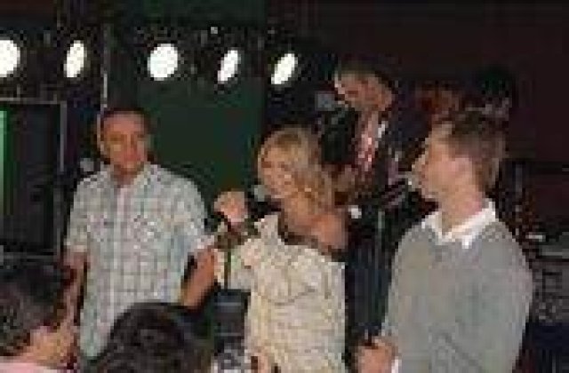 Hi-Q si-a facut televiziune